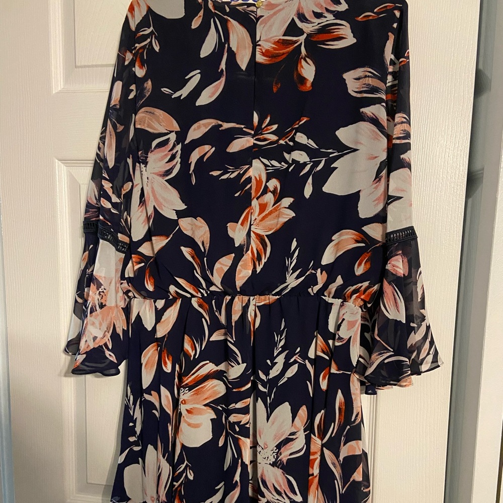 Vince Camuto flowy quarter sleeve dress